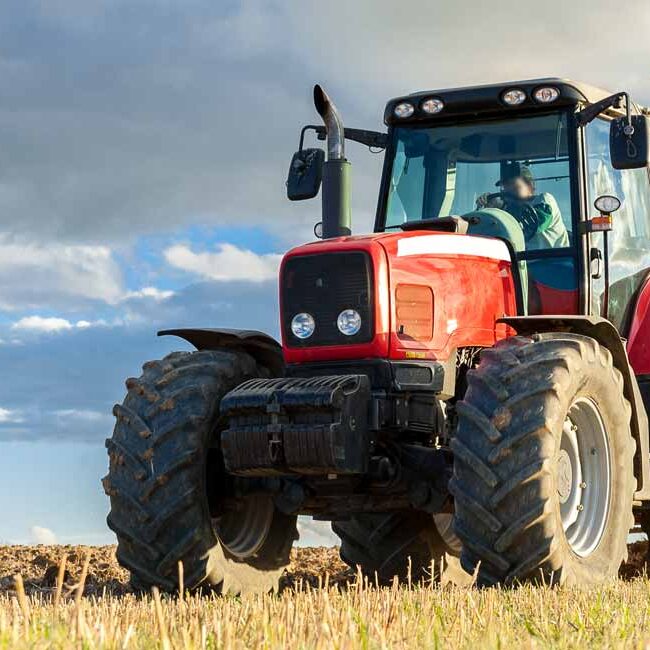 Trattori a Ruote e/o a Cingoli